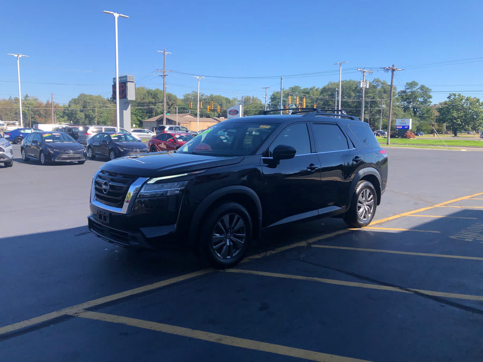 Used 2022 Nissan Pathfinder SV 4WD