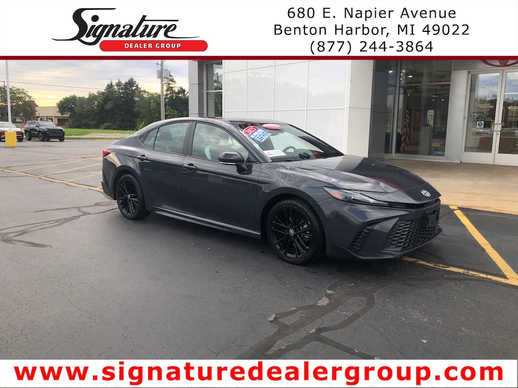 Certified 2025 Toyota Camry SE (Natl)
