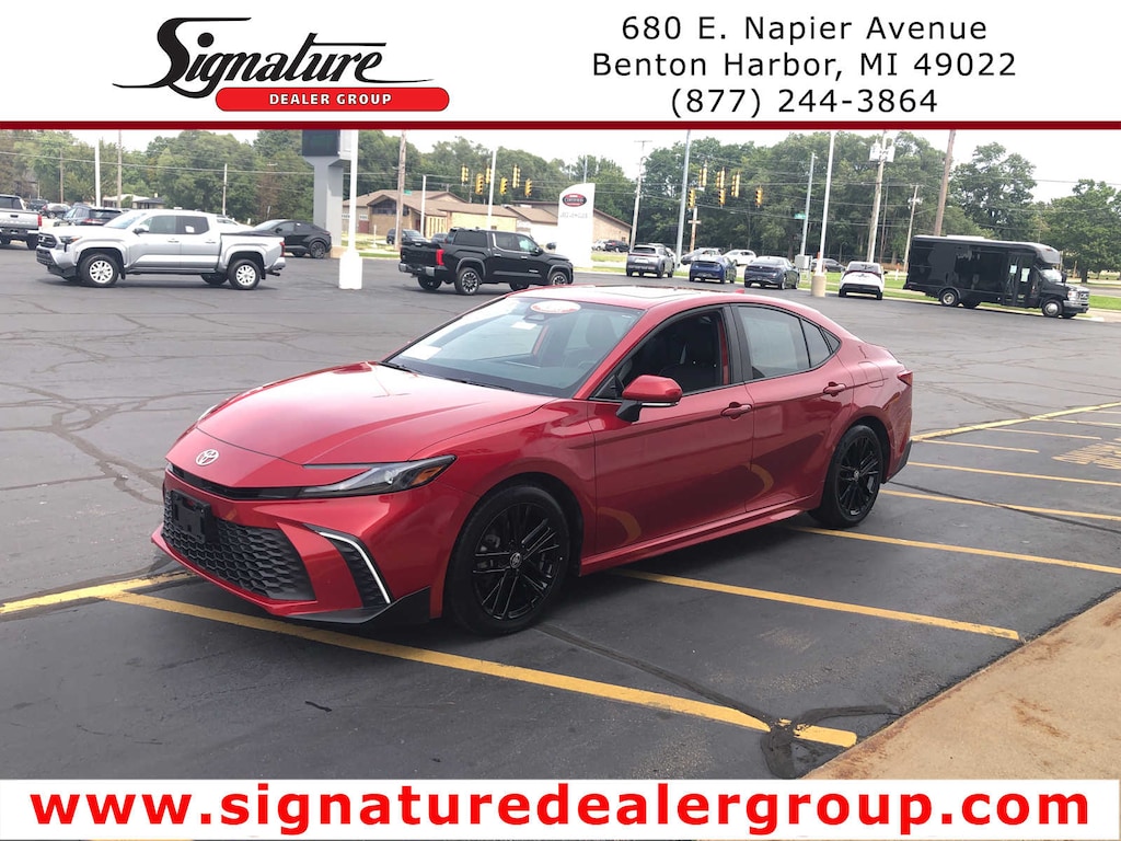 Certified 2025 Toyota Camry SE (Natl)