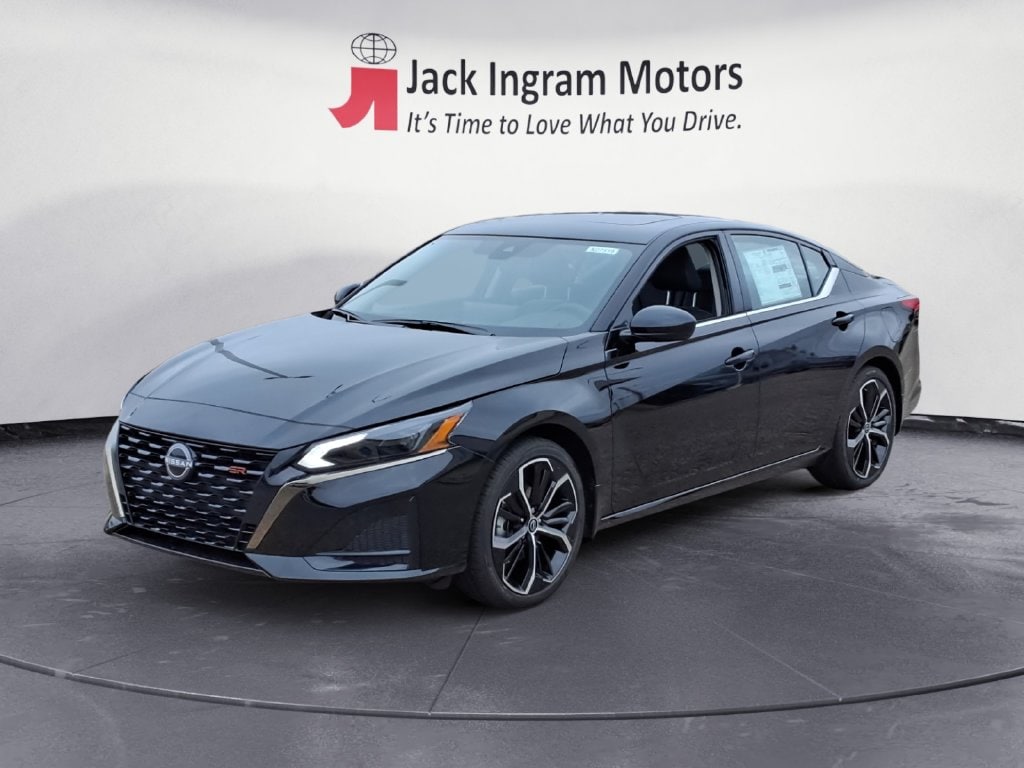Used 2025 Nissan Altima SR Sedan