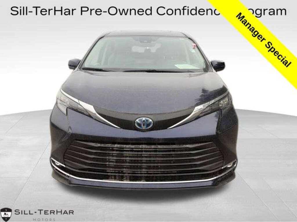 Used 2024 Toyota Sienna XLE Minivan/Van