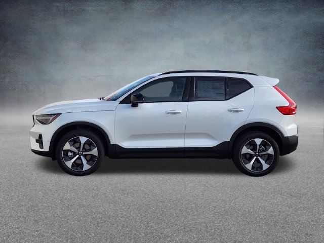 New 2026 Volvo XC40 B5 Plus SUV
