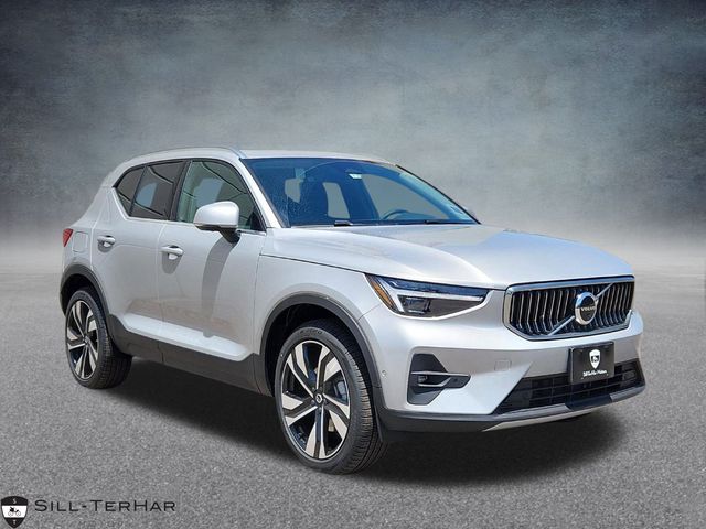 New 2025 Volvo XC40 B5 Ultra Bright Theme SUV