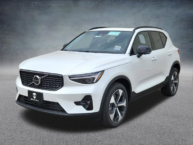 New 2026 Volvo XC40 B5 Plus SUV