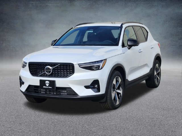 New 2026 Volvo XC40 B5 Plus SUV