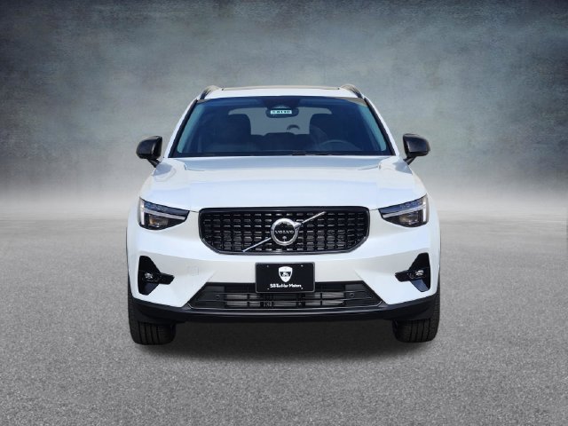 New 2026 Volvo XC40 B5 Plus SUV