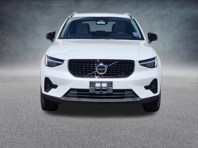 New 2026 Volvo XC40 B5 Plus SUV