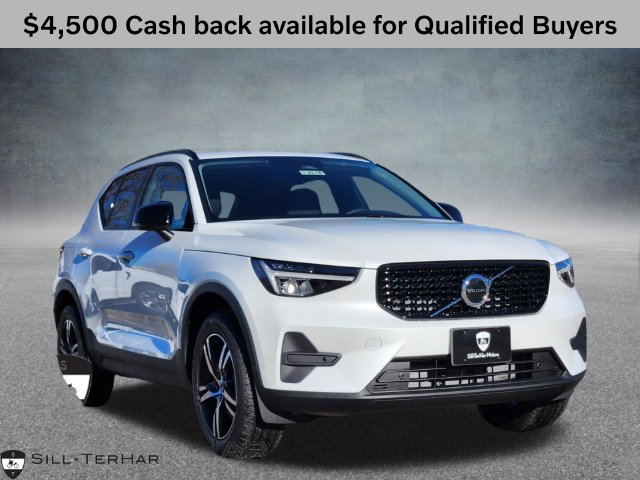 New 2026 Volvo XC40 B5 Core SUV