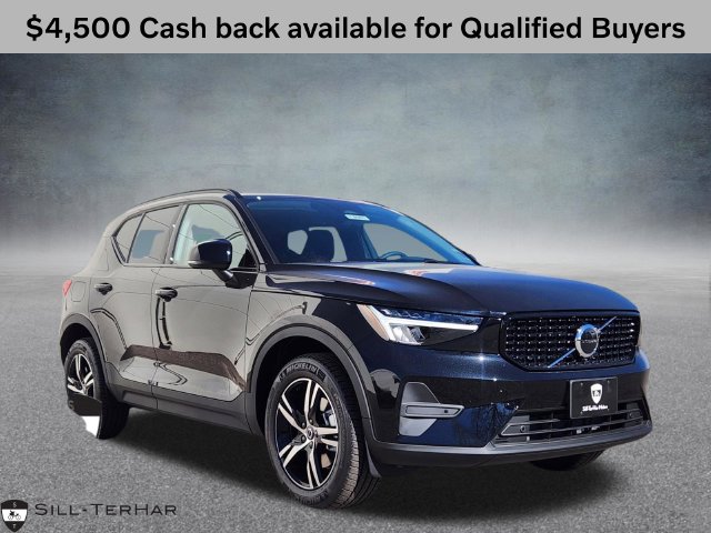 New 2026 Volvo XC40 B5 Core SUV