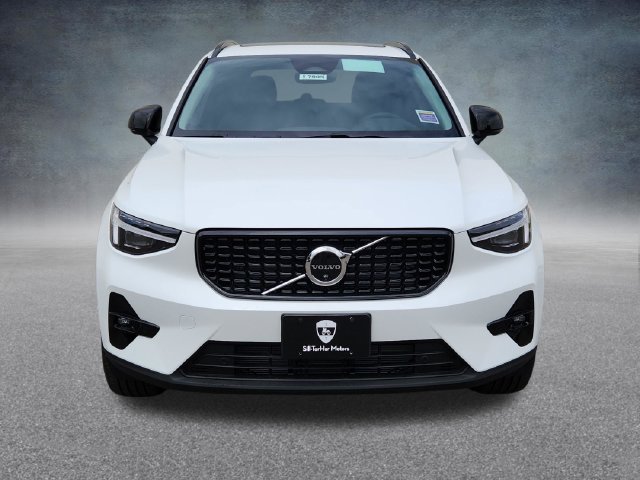 New 2026 Volvo XC40 B5 Plus SUV