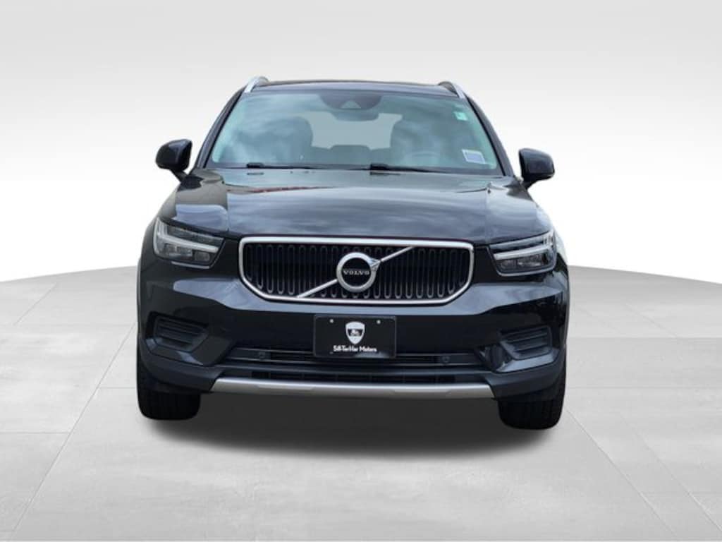 Used 2020 Volvo XC40 Momentum SUV