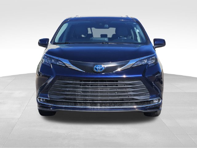 Certified 2024 Toyota Sienna XLE Minivan/Van