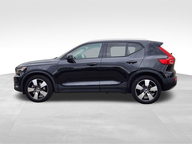 Used 2020 Volvo XC40 Momentum SUV