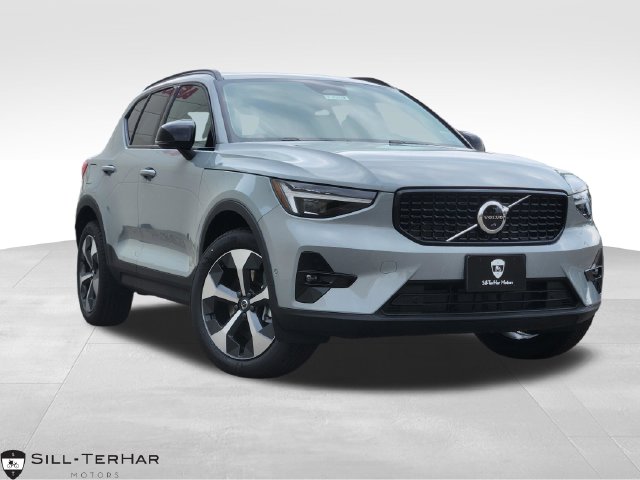 Used 2026 Volvo XC40 B5 Plus SUV