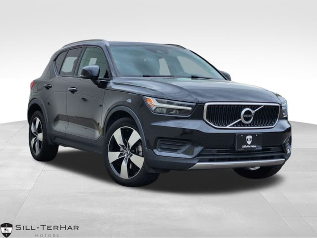 Used 2020 Volvo XC40 Momentum SUV