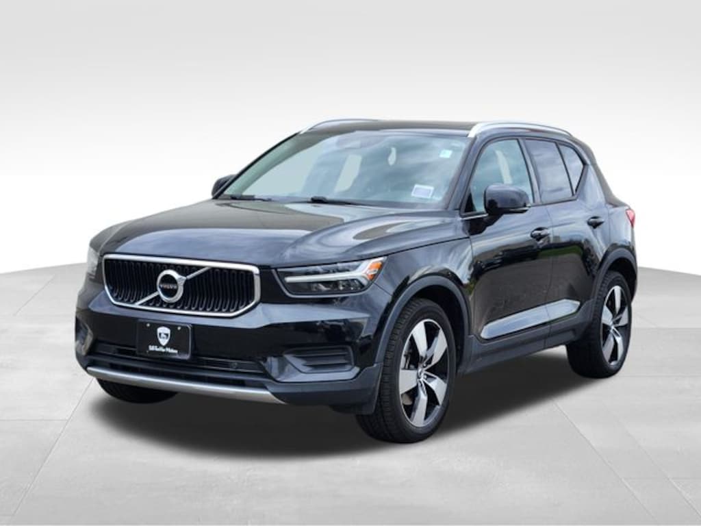 Used 2020 Volvo XC40 Momentum SUV
