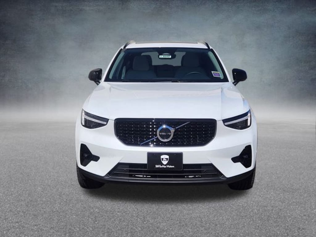 New 2026 Volvo XC40 B5 Plus SUV