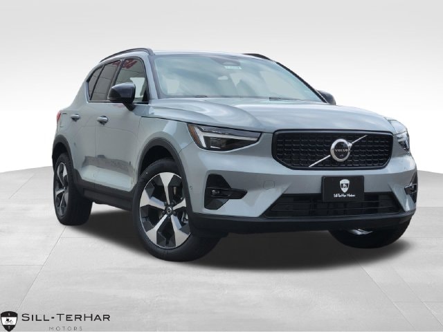 2026 Volvo XC40 SUV 