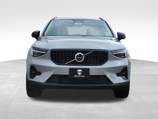 Used 2026 Volvo XC40 B5 Plus SUV