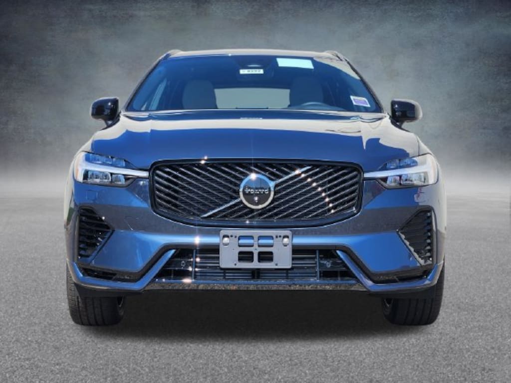 New 2026 Volvo XC60 plug-in hybrid T8 Plus SUV