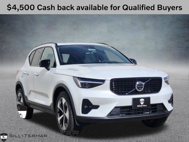 2026 Volvo XC40 SUV 