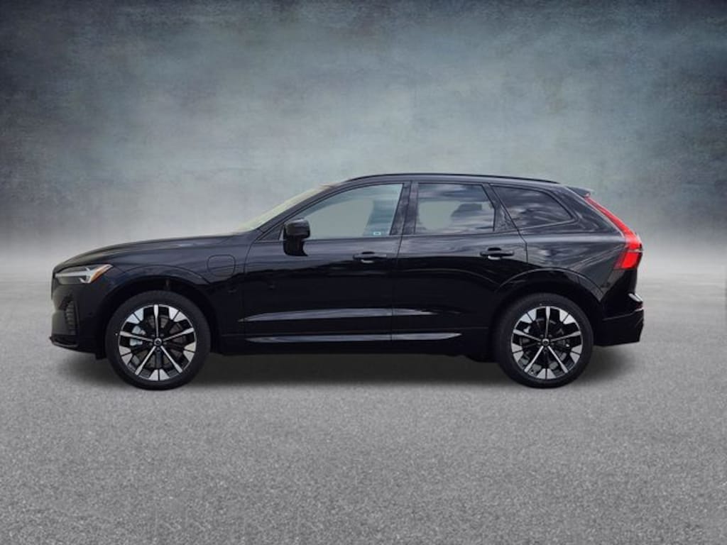 New 2026 Volvo XC60 plug-in hybrid T8 Plus SUV
