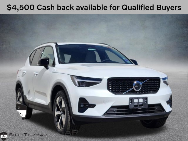 2026 Volvo XC40 SUV 