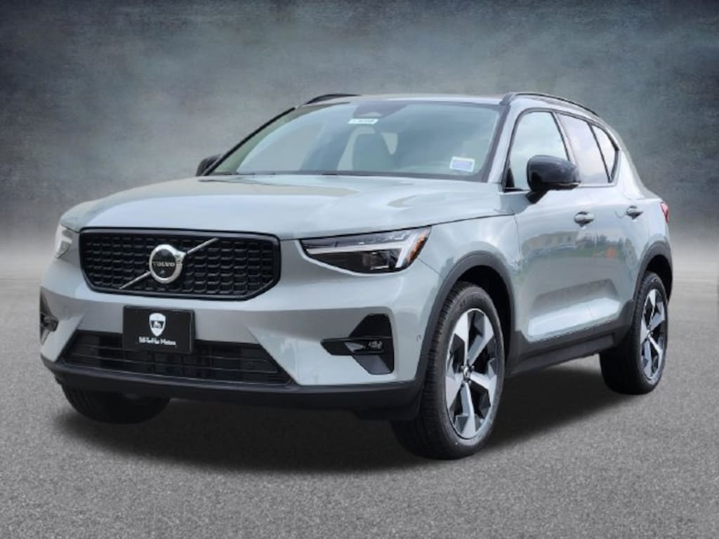 Used 2026 Volvo XC40 B5 Plus SUV