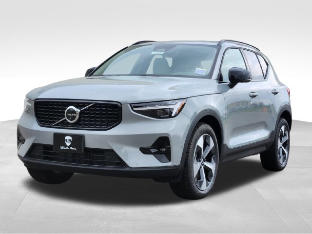 Used 2026 Volvo XC40 B5 Plus SUV