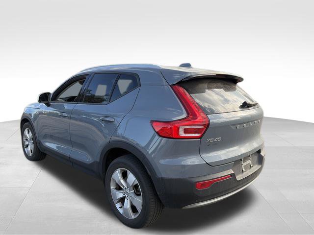 Used 2021 Volvo XC40 T5 Momentum SUV