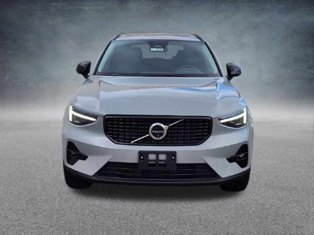 New 2026 Volvo XC40 B5 Ultra SUV