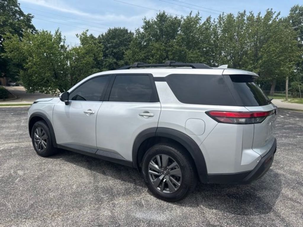 Used 2023 Nissan Pathfinder SV SUV
