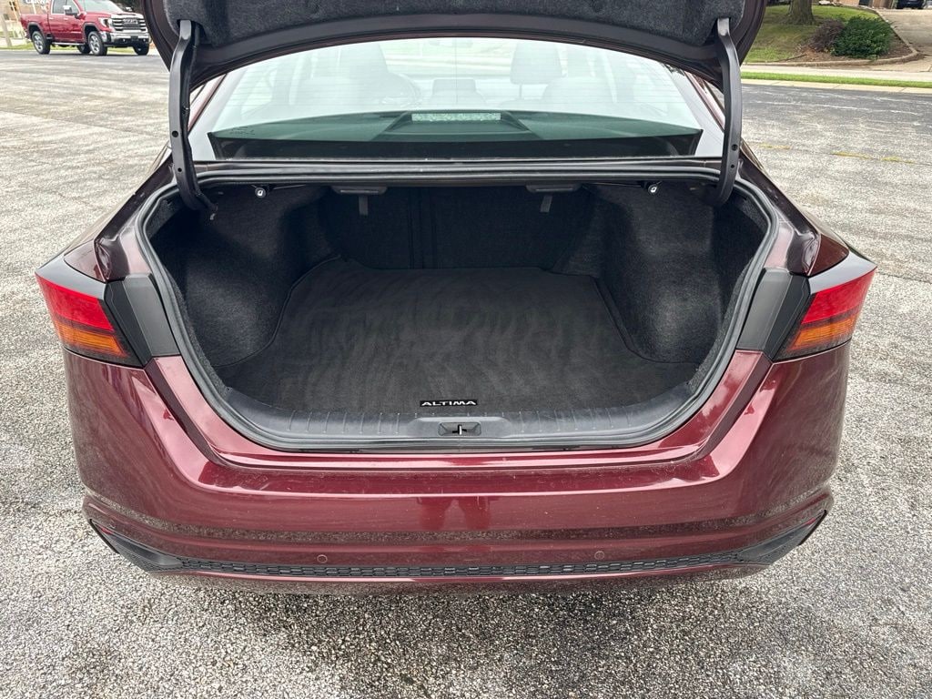 Used 2025 Nissan Altima 2.5 SV Sedan