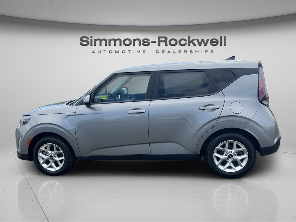 Used 2025 Kia Soul LX Hatchback