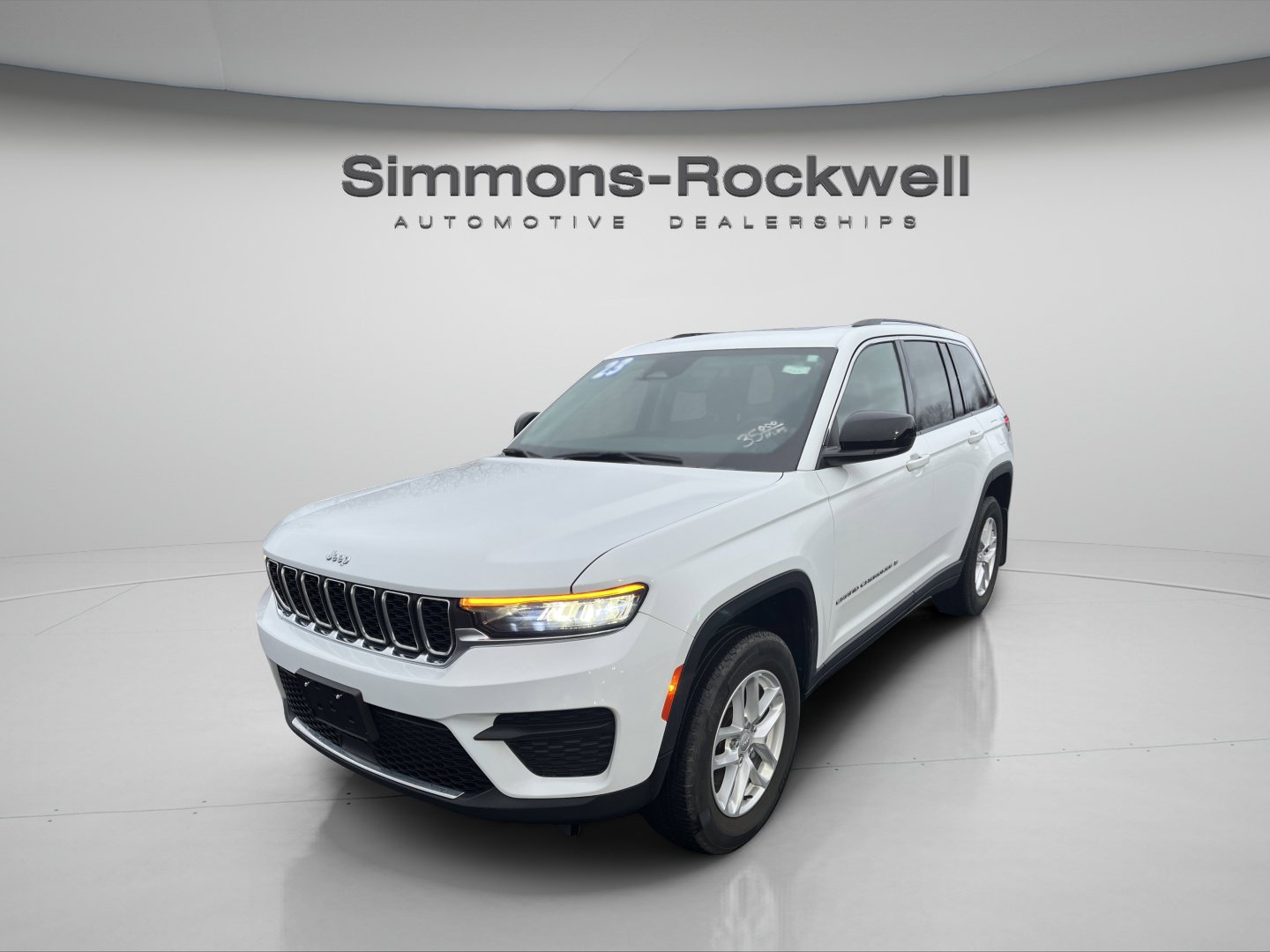 2023 Jeep Grand Cherokee Laredo