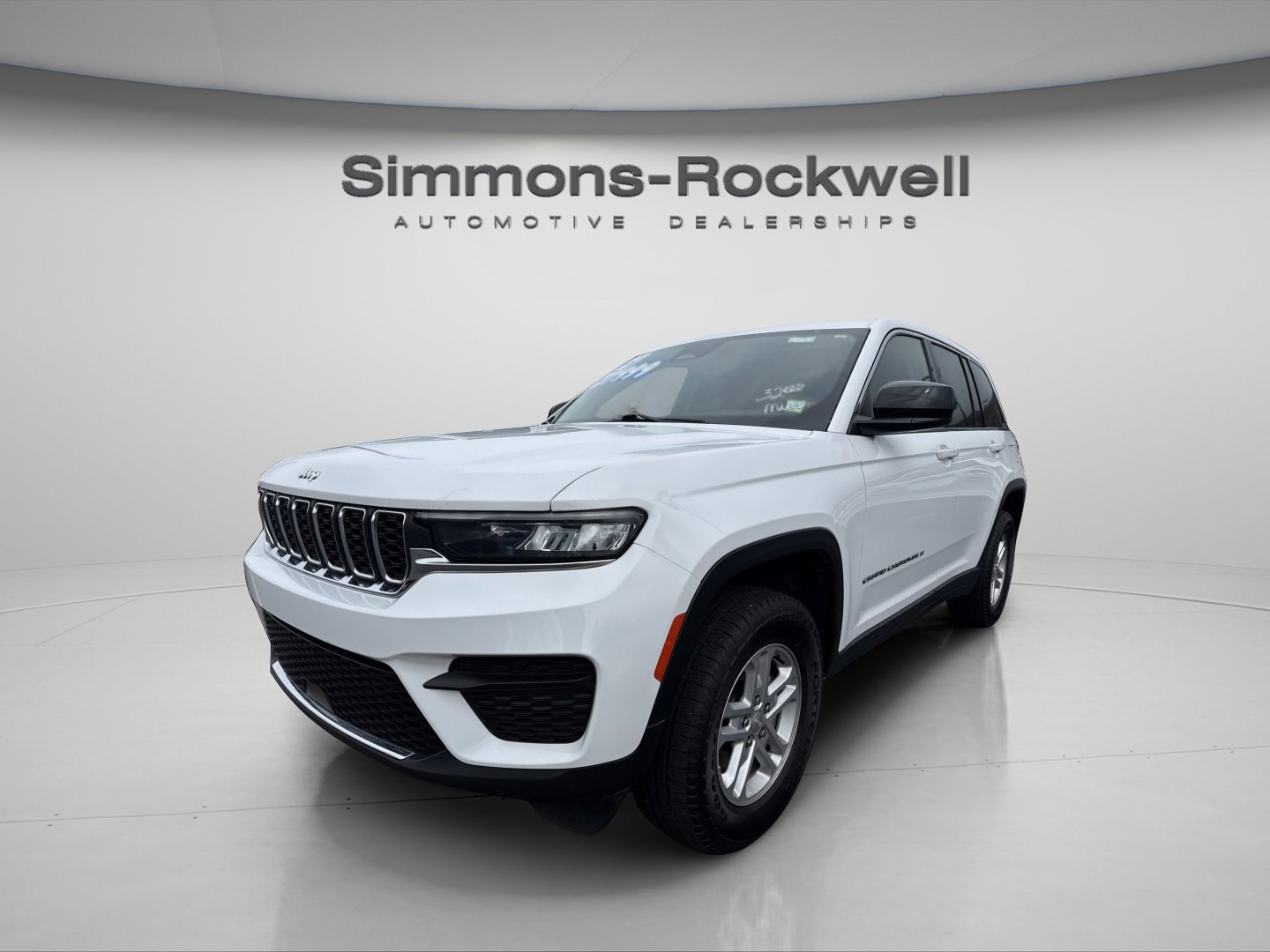 2023 Jeep Grand Cherokee Laredo