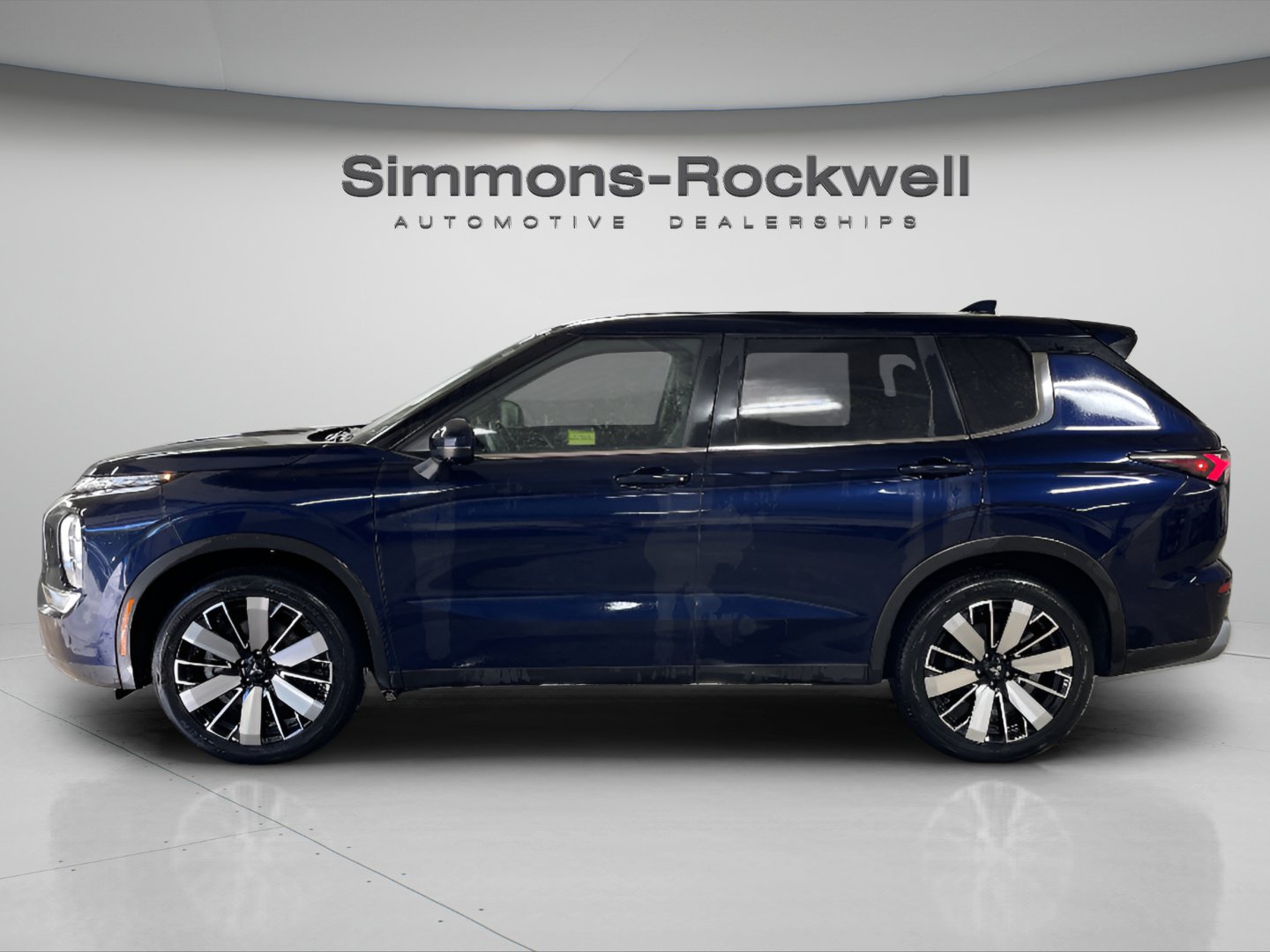 Used 2025 Mitsubishi Outlander SE SUV