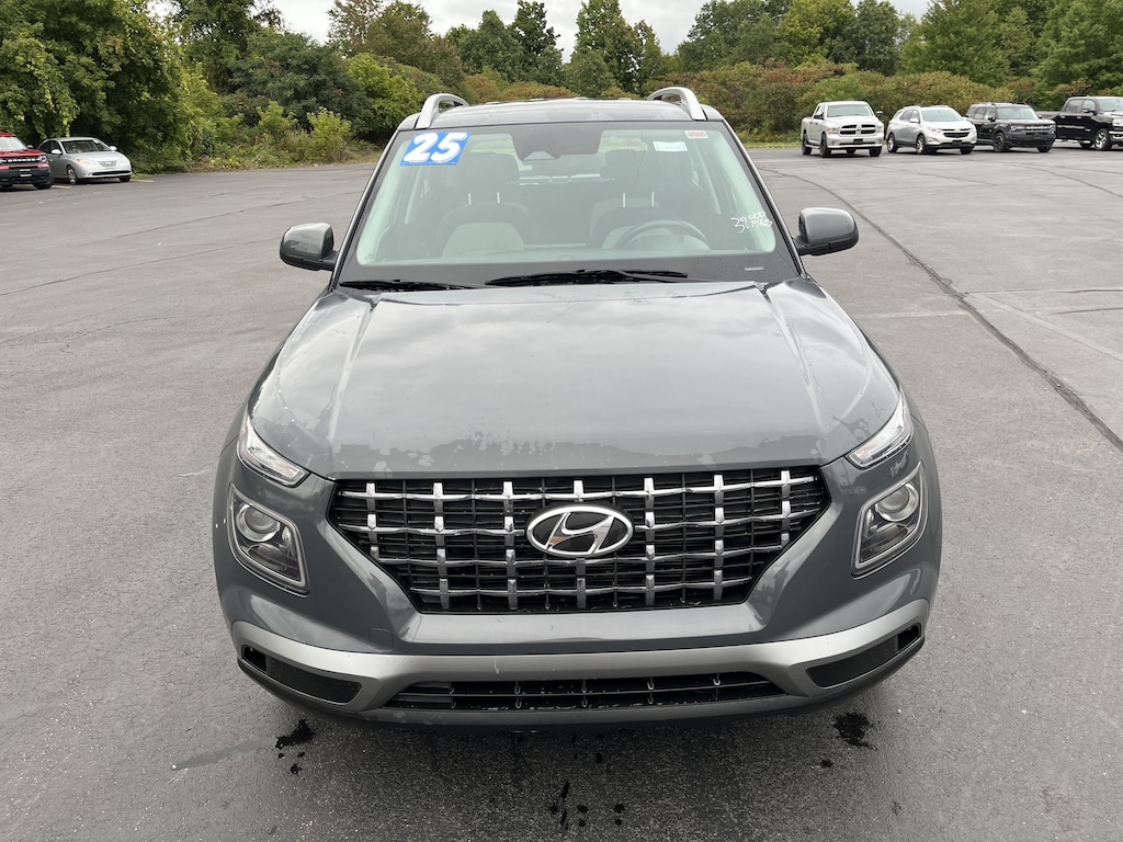 Used 2025 Hyundai Venue SEL SUV