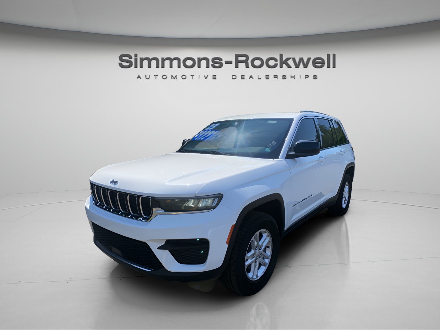 2023 Jeep Grand Cherokee Laredo