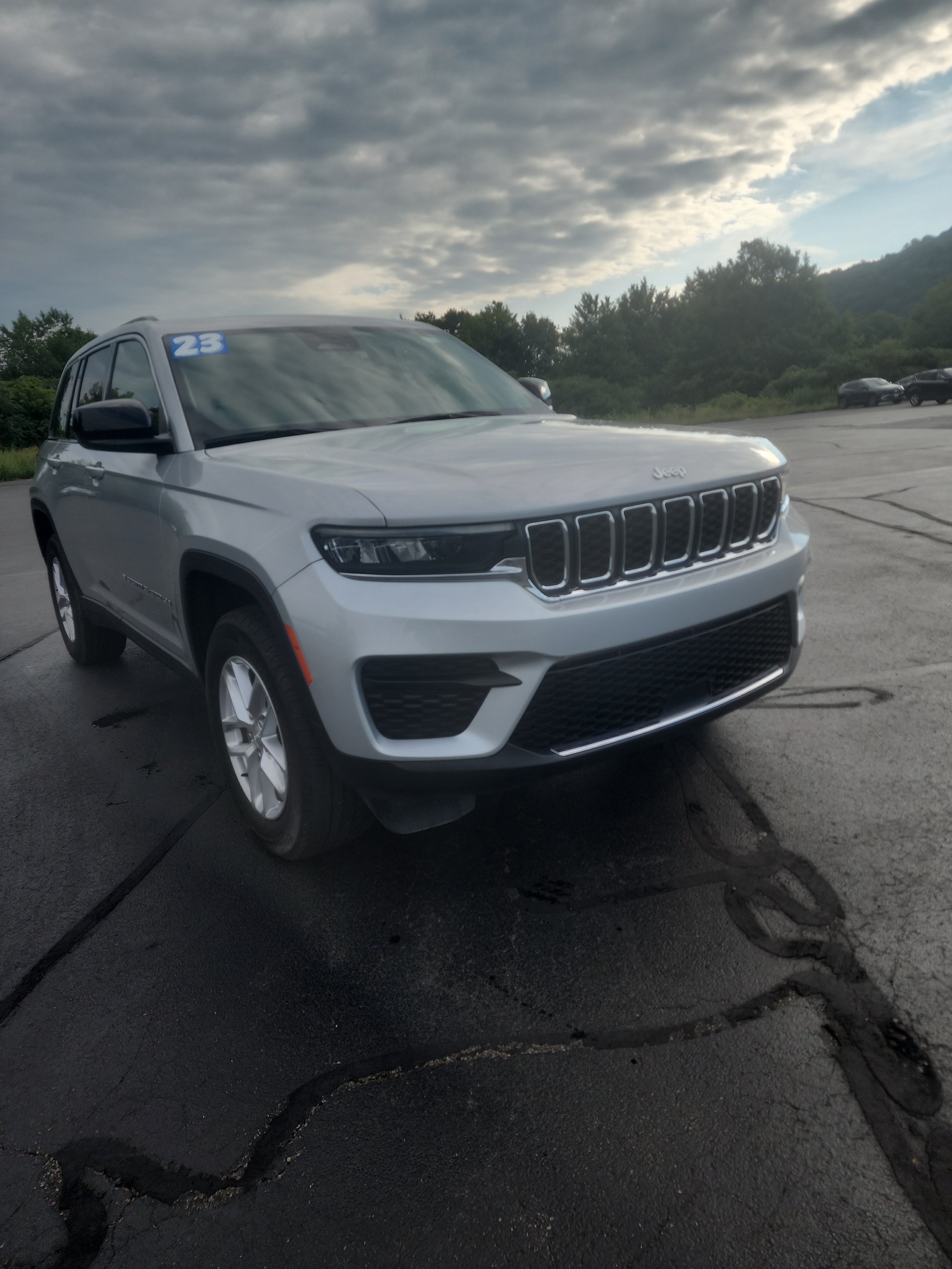 2023 Jeep Grand Cherokee Laredo