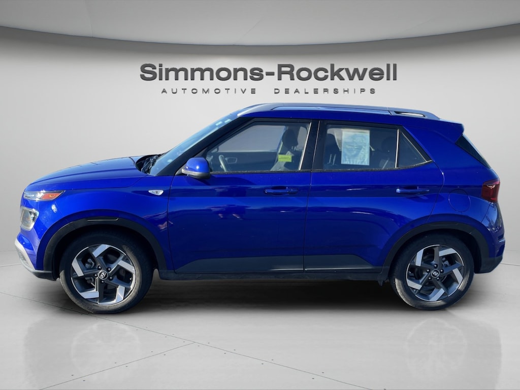 Used 2025 Hyundai Venue SEL SUV