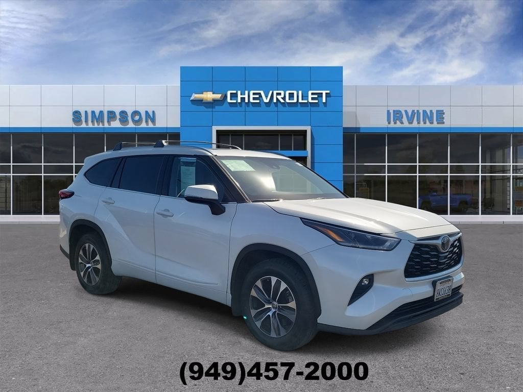 Used 2021 Toyota Highlander XLE SUV