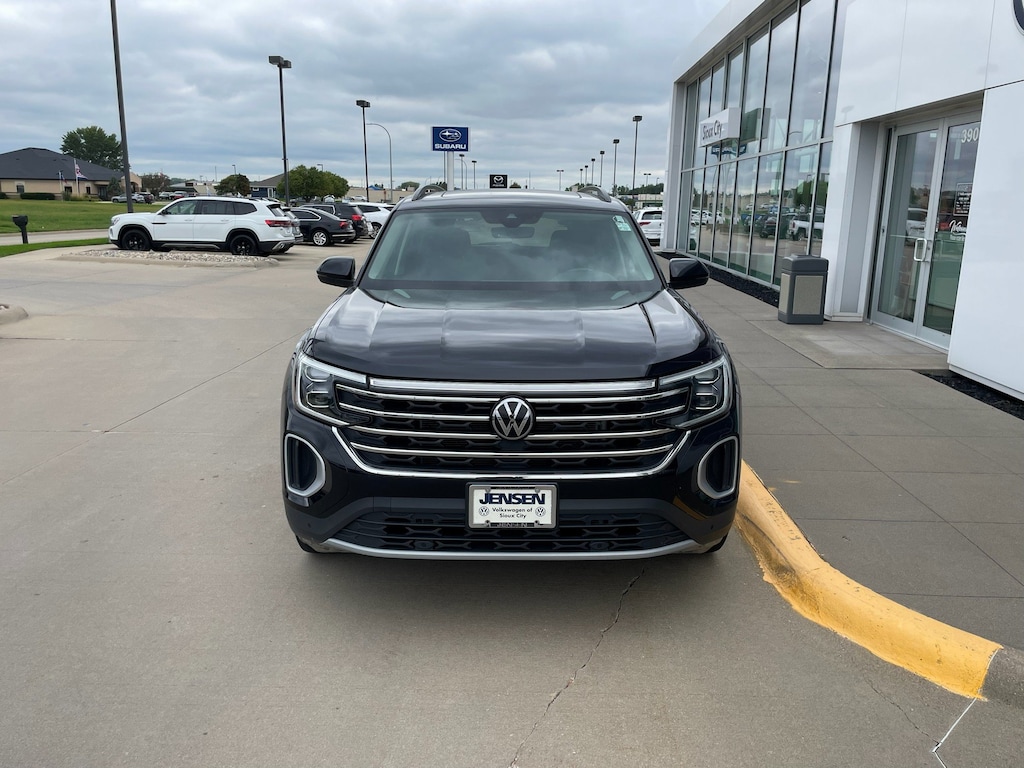 Used 2025 Volkswagen Atlas 2.0T SE w/Technology SUV