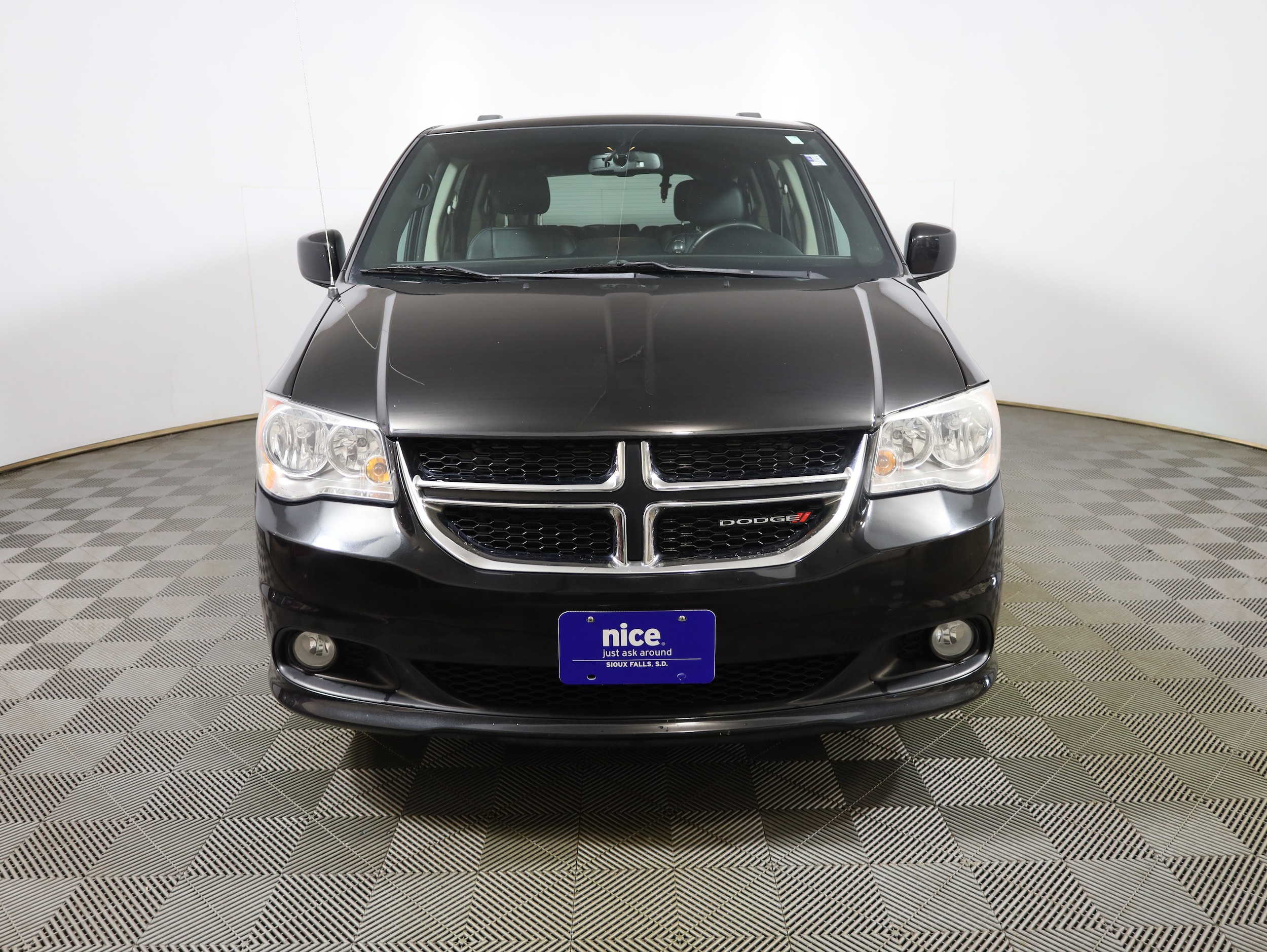 Used 2017 Dodge Grand Caravan SXT with VIN 2C4RDGCG4HR697154 for sale in Sioux Falls, SD