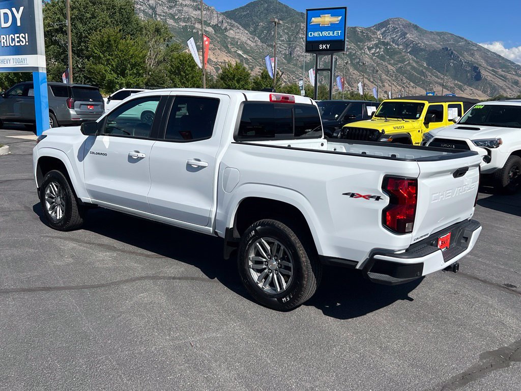 2024 Chevrolet Colorado LT - Photo 15