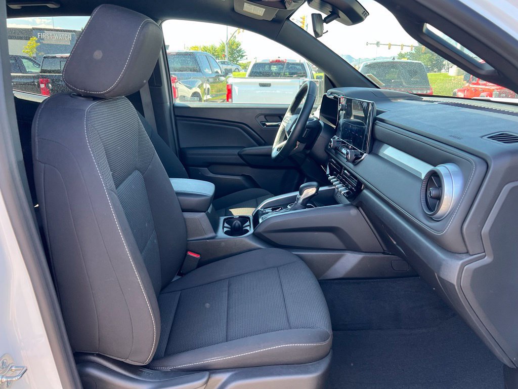 2024 Chevrolet Colorado LT - Photo 18