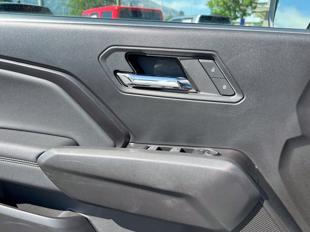2024 Chevrolet Colorado LT - Photo 31
