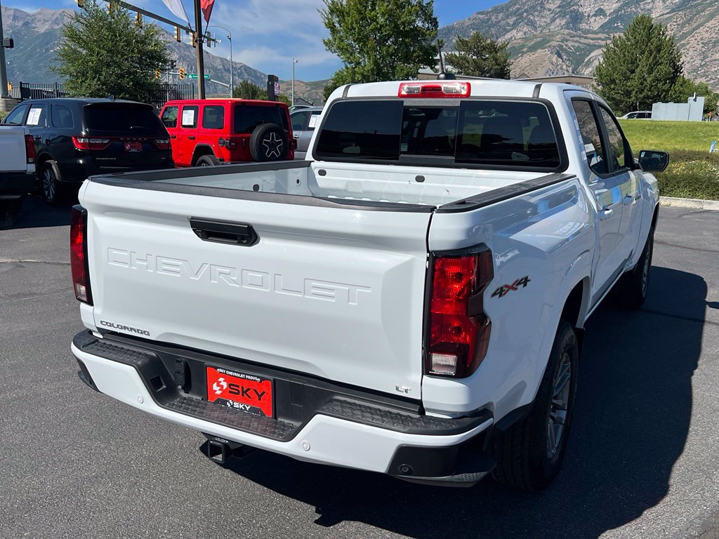 2024 Chevrolet Colorado LT - Photo 12