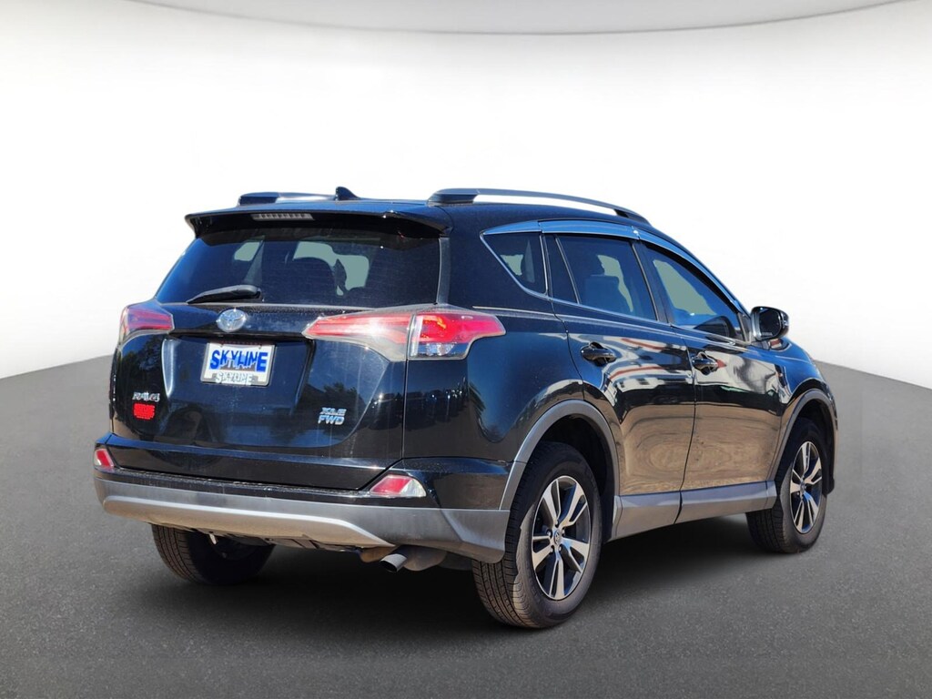 Used 2018 Toyota RAV4 XLE FWD SUV