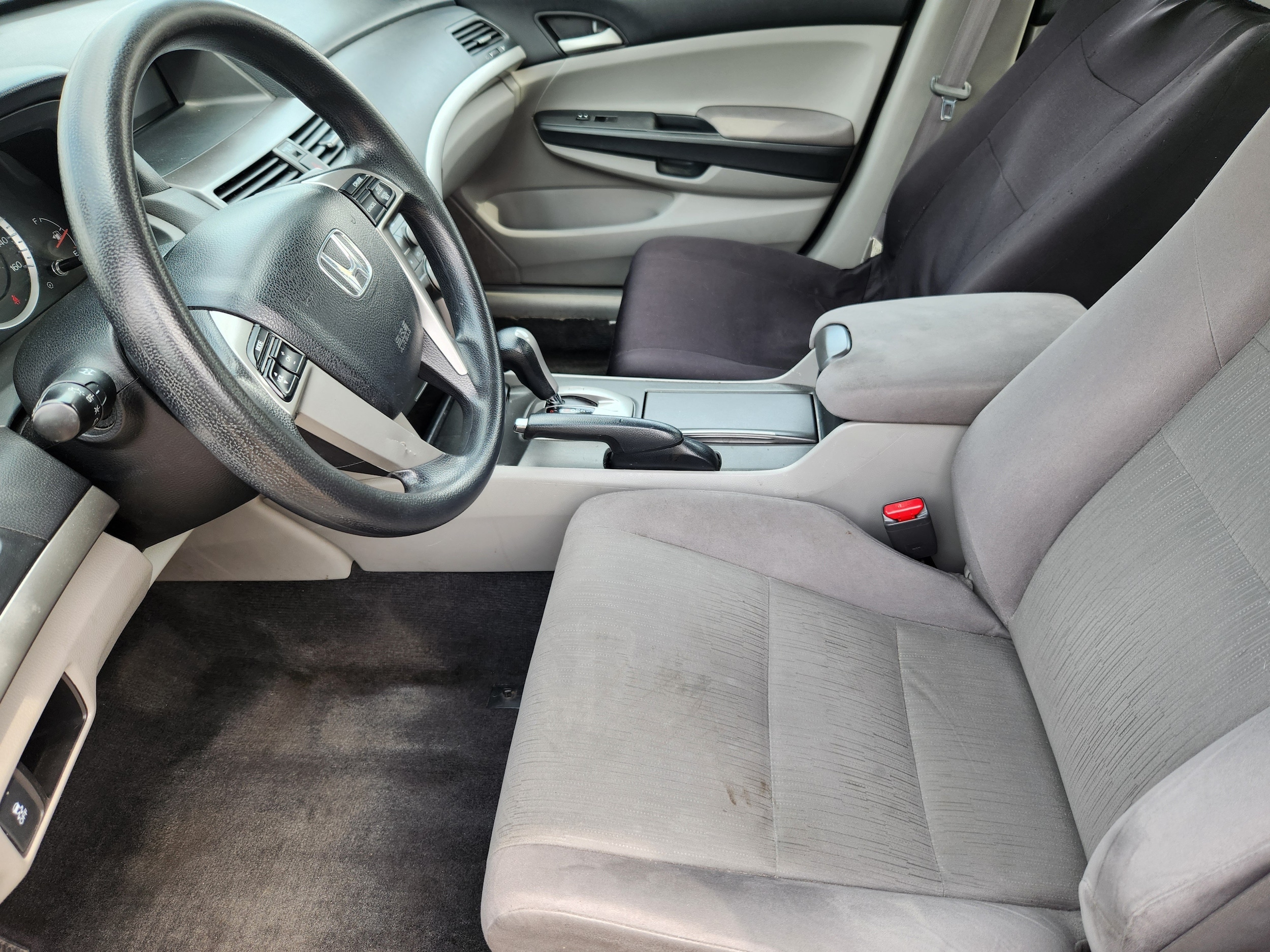 2012 Honda Accord LX - Photo 9